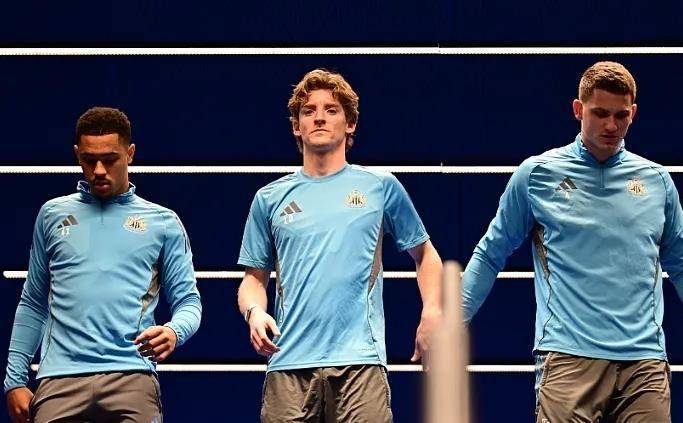 7-2血洗！拉菲尼亚独造5球封神，巴萨把纽卡踢成了筛子